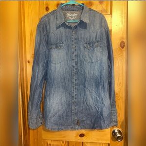 Men’s Wrangler denim snap shirt